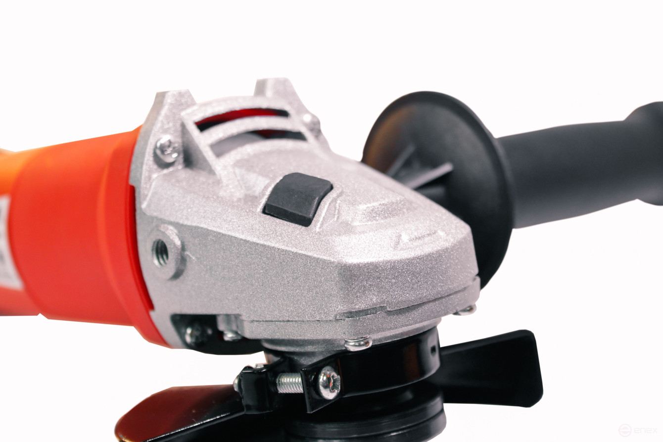 Угловая шлифовальная машинка (УШМ) AGM AG 650-115 / 650 Вт. 115 мм. 12500 об/мин