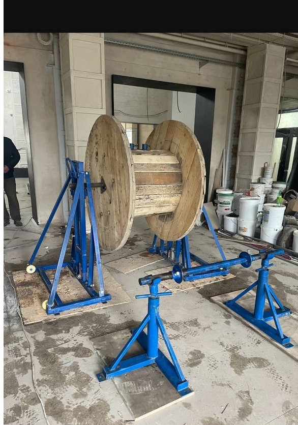 Hydraulic collapsible cable jack DK-2GPR MALIEN, drums from No. 8 to No. 16, g/n up to 2 tons (set: 2 racks assembled with hydraulic jacks, 2 bearing units, axis 48/1350 mm with clamping shoes)