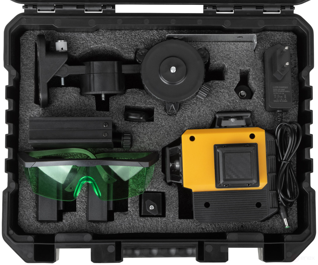 Уровень лазерный самоуспокаивающийся аккумуляторный Li-Ion, мультипризменный 3х360°, зеленый луч, диапазон 20 м, кейс