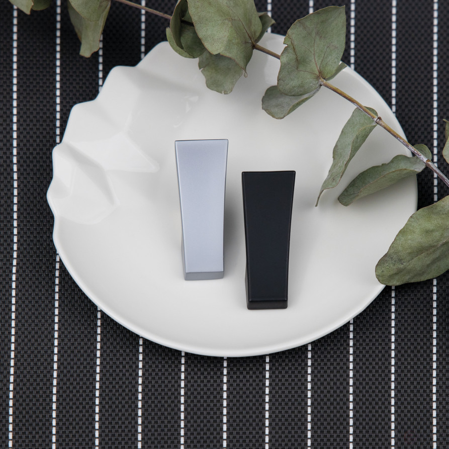 Крючок меб. однорожковый мет. SLASH черный матовый AKS