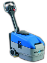 The Deluxe 350 CUE scrubbing machine