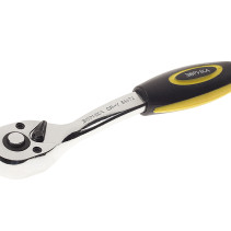 Трещотка ER-51472 1/4" 72-зубцовая с изогнутой резиновой ручкой L-150мм ЭВРИКА 1/25/100