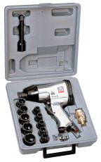 Wrench in a set with AT-5004 heads