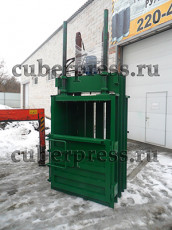 Vertical press KUBER-24V for pressing waste paper