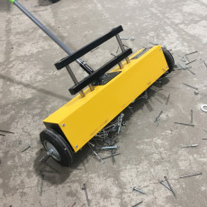 Magnetic collector on wheels with PROF-MAGNET cleaning system, 550 mm