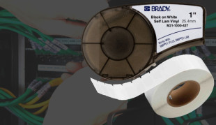 Секрет долговечной маркировки: как самоламинирующийся винил B-427 защищает сложные сети