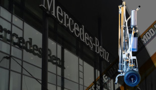 Ставка на чистоту: как автосалонам сохранить идеальный фасад и сэкономить миллионы!