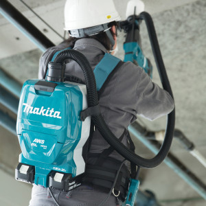 Powerful cordless backpack vacuum cleaner