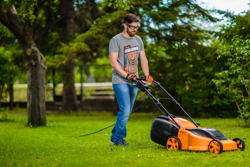 Электрическая газонокосилка Villager Villy 1300 E