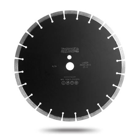 Diamond segment disc on fresh concrete Messer A/A. The diameter is 450 mm.