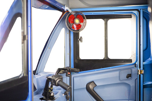 Грузовой электротрицикл Rutrike КАРГО Кабина Универсал 1500 60V1000W, серый