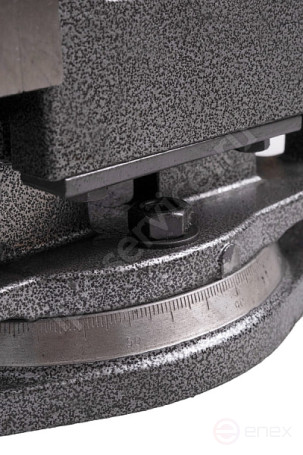 Тиски станочные 320мм с откр.винтом поворотные QB320