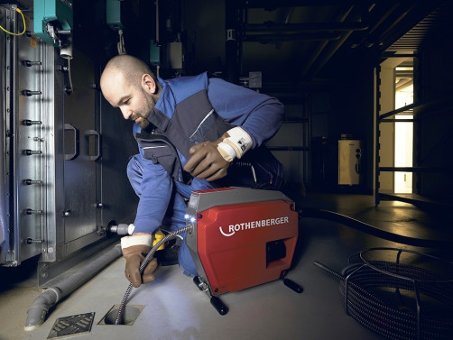 Аккумуляторная машина для прочистки труб R600 VarioClean с набором спиралей и инструмента