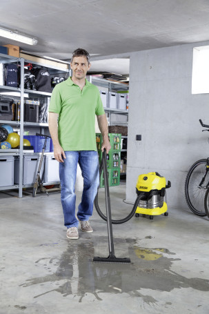 Household vacuum cleaner WD 4 Premium