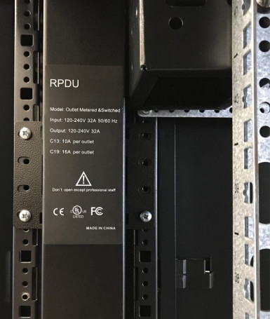 PMR-1U-TM-RAL9005 Кронштейн 1U, Т-пазы и с перфорацией под крепеж типа "монетка", цвет черный RAL9005 (8 шт. в комплекте)