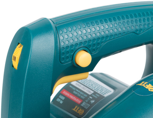 Воздуходувка-пылесос 600 Вт; 6000-16000 об/мин; 3500 л/мин; 1,58 кг; БС щеток; коробка