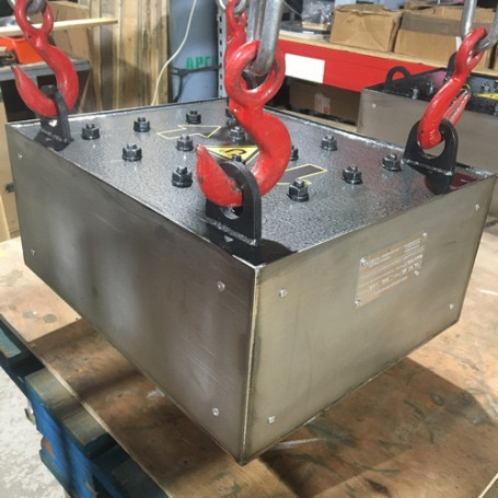 Magnetic iron separator UMP-300