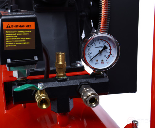 Pneumatic compressor 220V 2.2kW 8atm. 300L/min. receiver-100L piston belt GTE