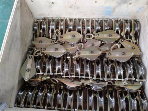 Mounting block (outlet) with MB 50-3U eyelet (5 tons, 3 pulleys, galvanized housing) MALIEN