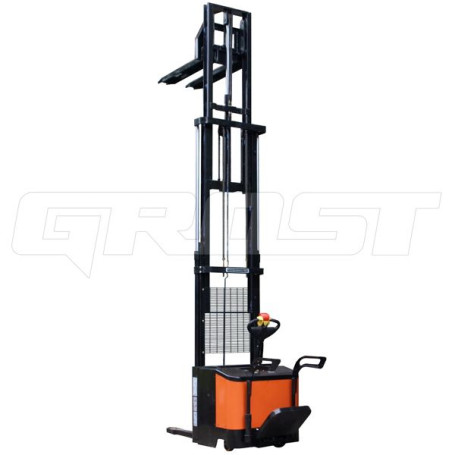Self-propelled stacker GROSS SHED 15/40TV
