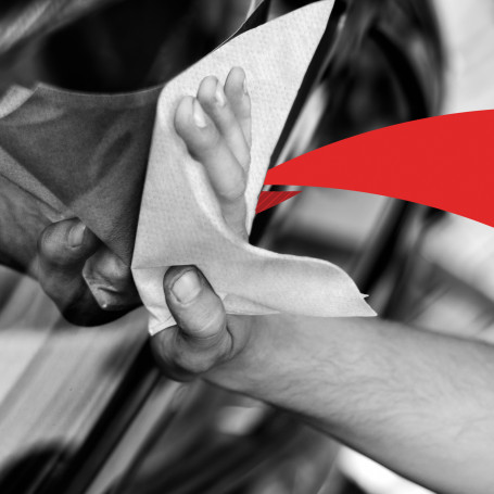 WypAll® L10 EXTRA Cleaning Material - Controlled Feed Roll / White (6 Rolls x 525 sheets)