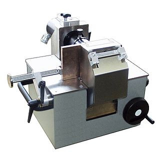 Cutting and bending machine for copper and aluminum tires