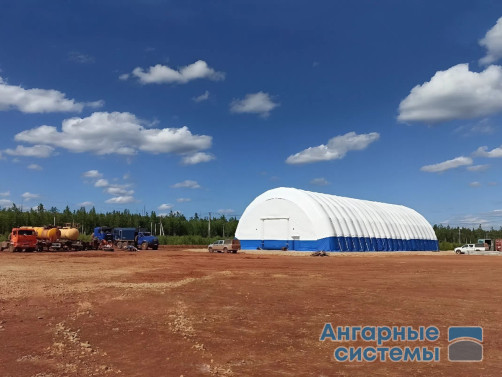Inflatable PVC hangar for universal use