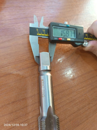 Метчик м/р М30*2,0 Р6М5