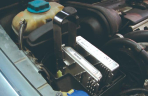 Device for removing and installing the electronic control unit (VOLVO) JTC