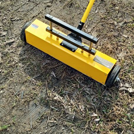 Magnetic collector on wheels with PROF-MAGNET cleaning system, 550 mm