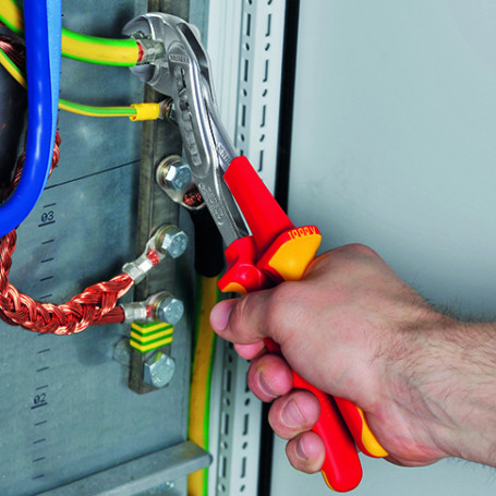 KNIPEX ALLIGATOR® клещи переставные, VDE, 50 мм (2"), под ключ 46 мм, L-250 мм, хром, 1-к ручки