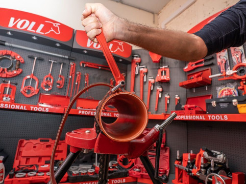 Усиленный ремешковый ключ VOLL для труб D до 220 мм.