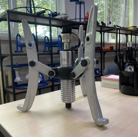 Hydraulic puller from the SG-5H external pump (50-200 mm, 5 tons, universal design for installing 2 or 3 grippers, without pump included) MALIEN