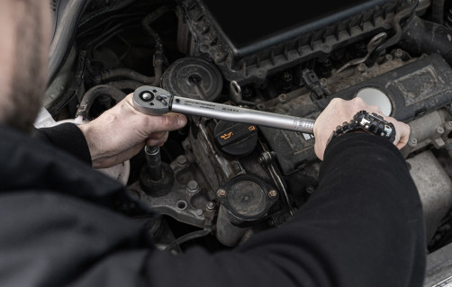 Ключ динамометрический щелчковый 20-110 Нм 3/8" пласт. кейс