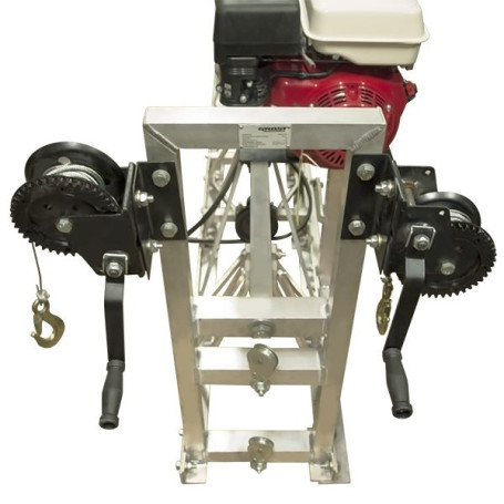 Head section 3 m of the GROST SVR vibrating rack with a Honda GX160 engine