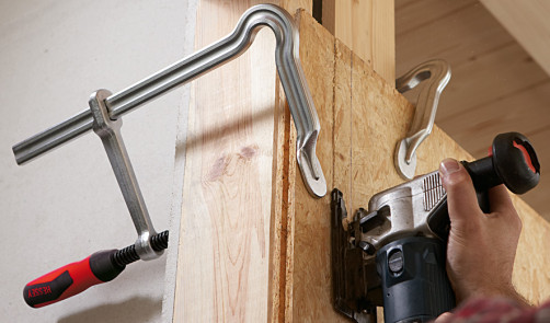 GM20Z-2K OMEGA Струбцина цельнометаллическая 200/100, усилие 5 кН, c 2-компонентной рукояткой, фиксированная скоба с запатентованной дугой OMEGA