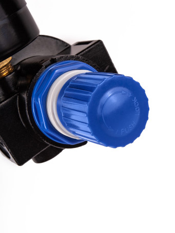 Dehumidifier filter with pressure regulator for 1/4" to 9 atm pneumatic tools "AV Steel" AV-700505