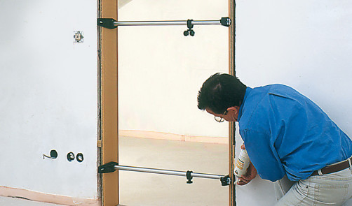 TMS Spacer for installing door frames, 560-1010 mm