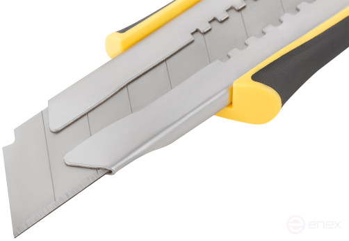 Нож технический 25 мм усиленный прорезиненный, дополнит. прижим