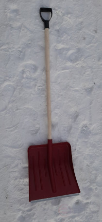 Лопата снеговая "Метелица" Цветная с алюминиевой планкой с деревянным черенком и V-ручкой, 410х400 d-32