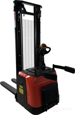 Self-propelled stacker with operator platform Shtapler QBD 1660 (L230)