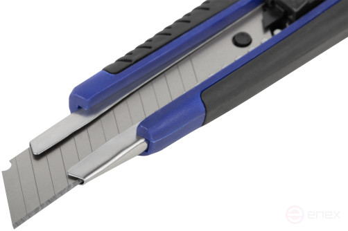 Нож технический пластиковый прорезиненный 18 мм