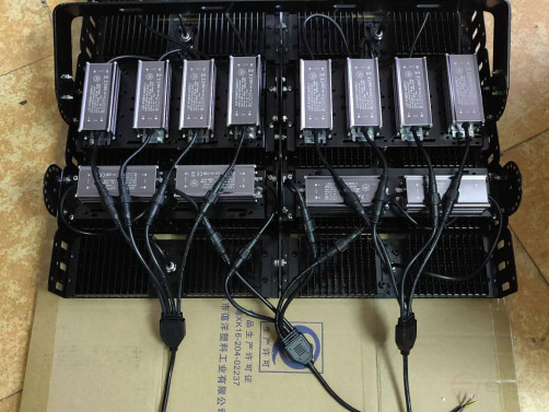 Светодиодный прожектор Mosvolt GL-FL-1000W E