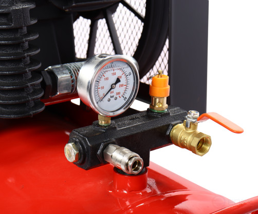 Pneumatic compressor 380V 7.5kW 16atm 700l/min. receiver-300L piston belt GTE