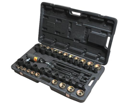 A set of hydraulic-powered silent block pullers in a JTC case