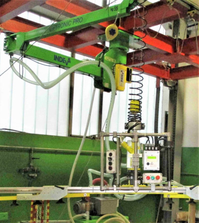 Liftronic® Pro Industrial Boom Manipulator L160SH