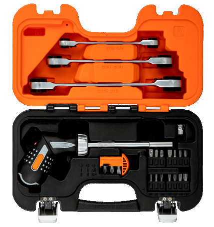 A set of keys and a screwdriver with bits, 25 items
