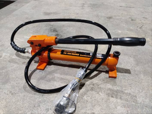 Hydraulic hand pump RNG-7004 (700 bar, 0.4 L, RVD 1.8 m) MALIEN