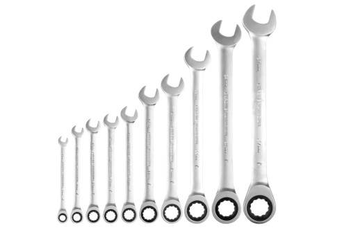 A set of keys combined with a ratchet, 10 pieces