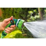 Pistol-type sprinkler 7 functions with smooth adjustment of water pressure with the thumb